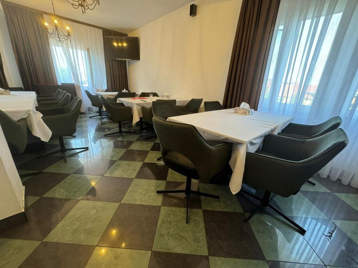 Tomis Pensiune Băile Felix Buitenkant foto